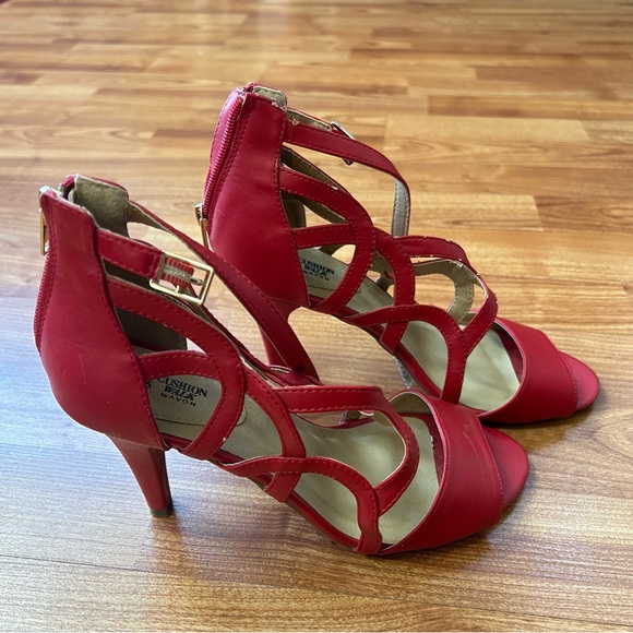 3/$20 Avon cushion walk heels shoes - Picture 1 of 9